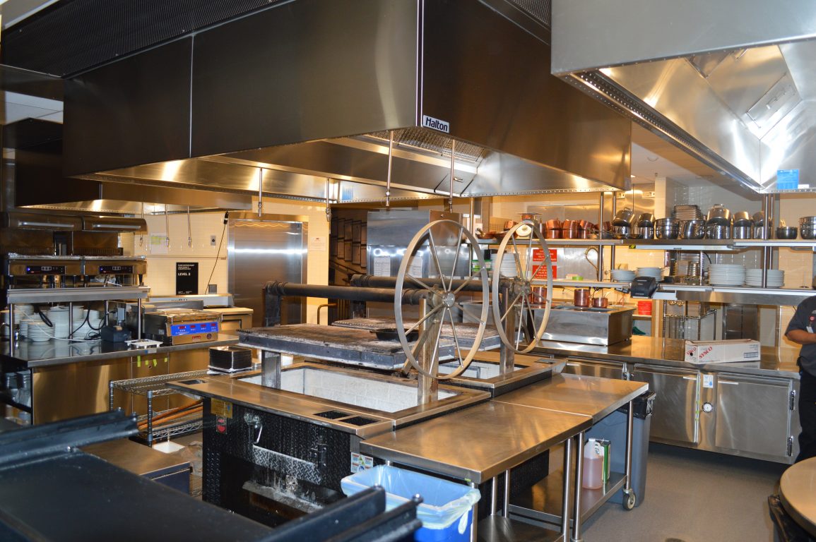 Stadium display kitchen ventilation