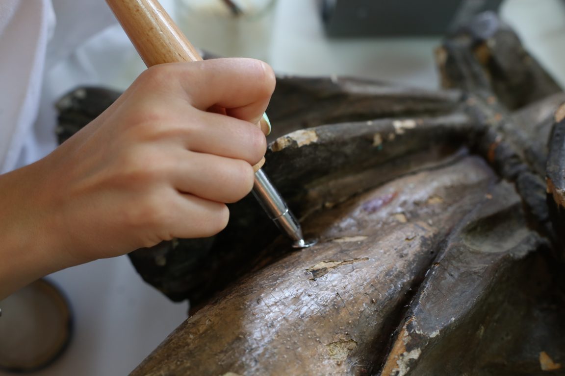 Restoration of a sculpture