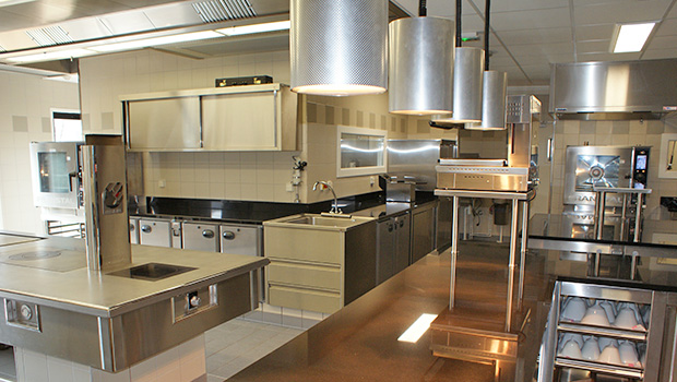 Chateau du Couffour - Restaurant Serge Vieira Chaudes-Aigues has chosen Halton Solutions for the ventilation of their kitchen