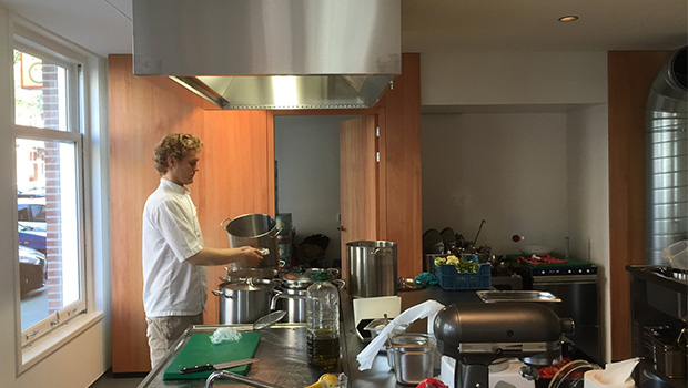 Soup en Zo Amsterdam has chosen Halton Solutions for the ventilation of their kitchen