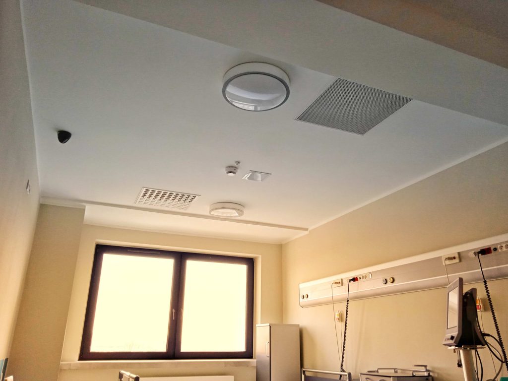 Isolation room with Halton Vita Iso solution at Maria Sklodowska-Curie Memorial Cancer Center and Institute of Oncology in Poland