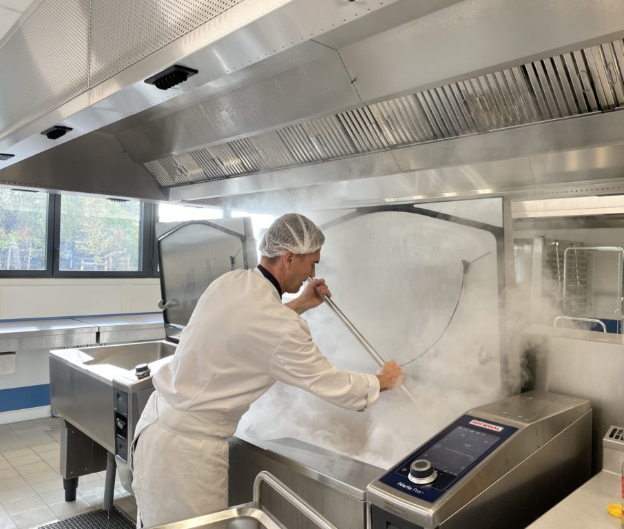 Lycée Polyvalent Simone de Beauvoir has chosen Halton Solutions for the ventilation of their kitchen